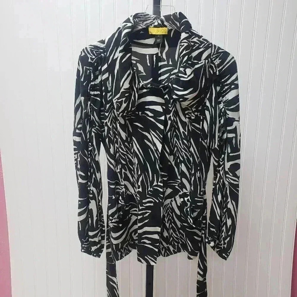 SoCa St. John Black and White Snap Front Jacket - Picture 1 of 10